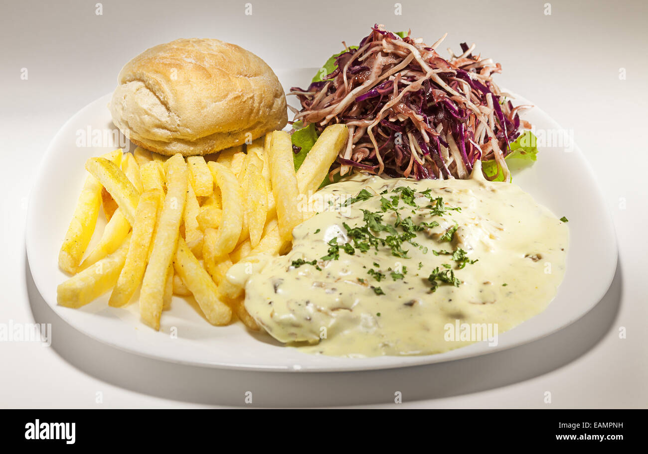 Frühstück und Abendessen für das Mittagessen auf weißen Teller. Stockfoto