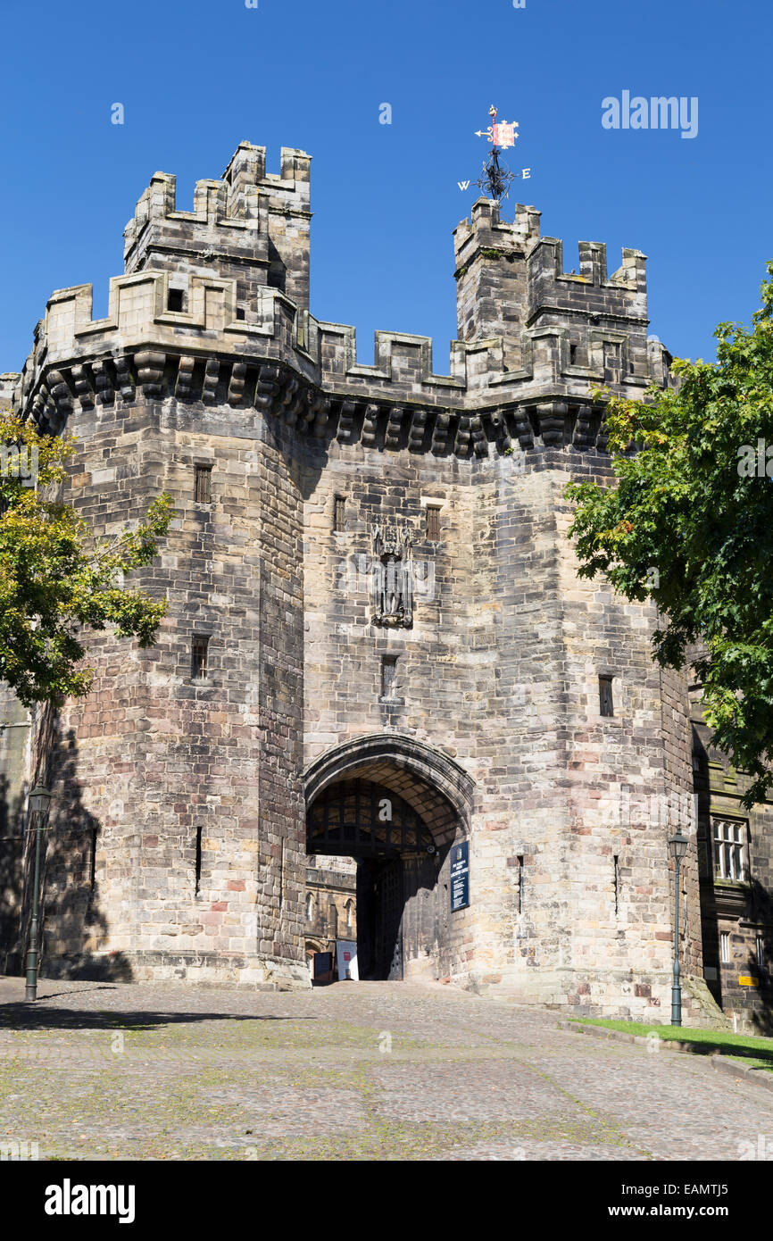 UK, Lancashire, Lancaster Castle Haupteingang. Stockfoto