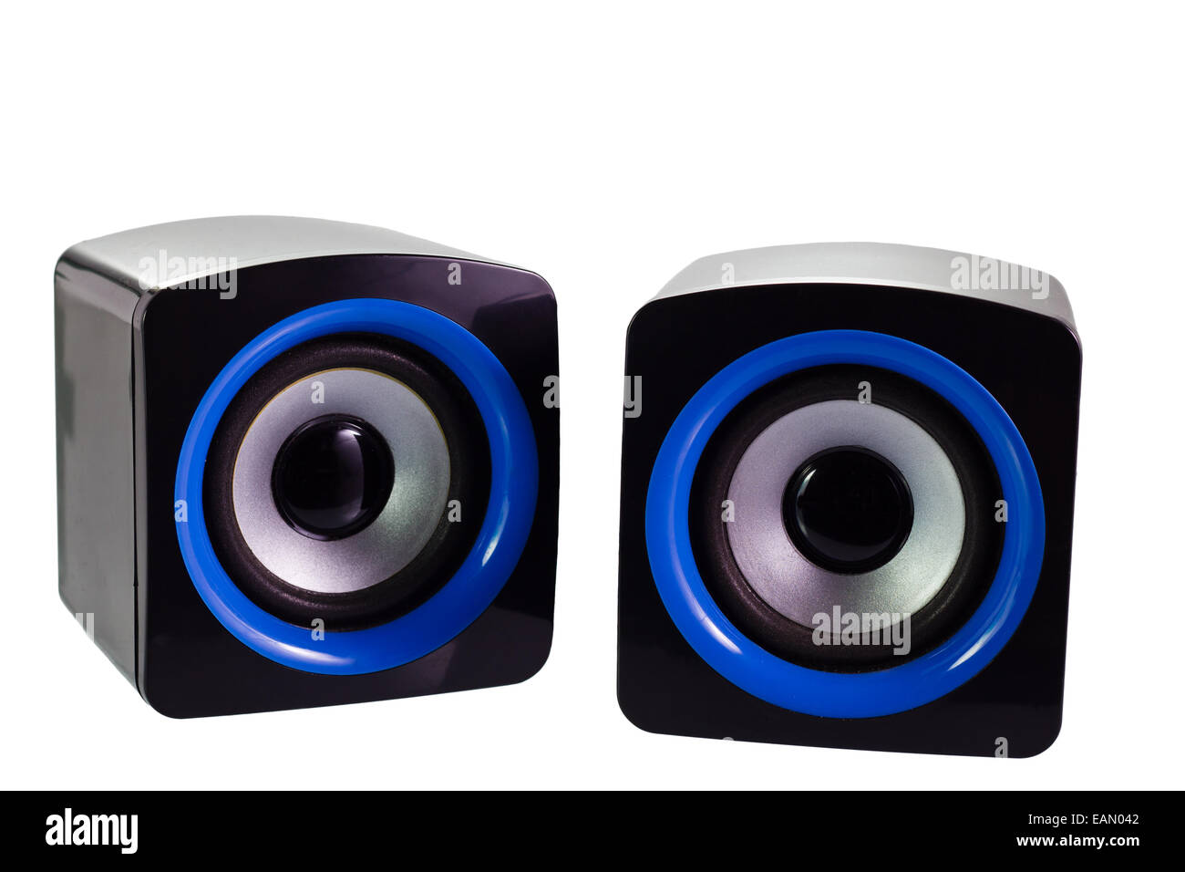 PC-Computer-Lautsprecher mit blauen und schwarzen Design auf weißen  Hintergrund zu isolieren Stockfotografie - Alamy