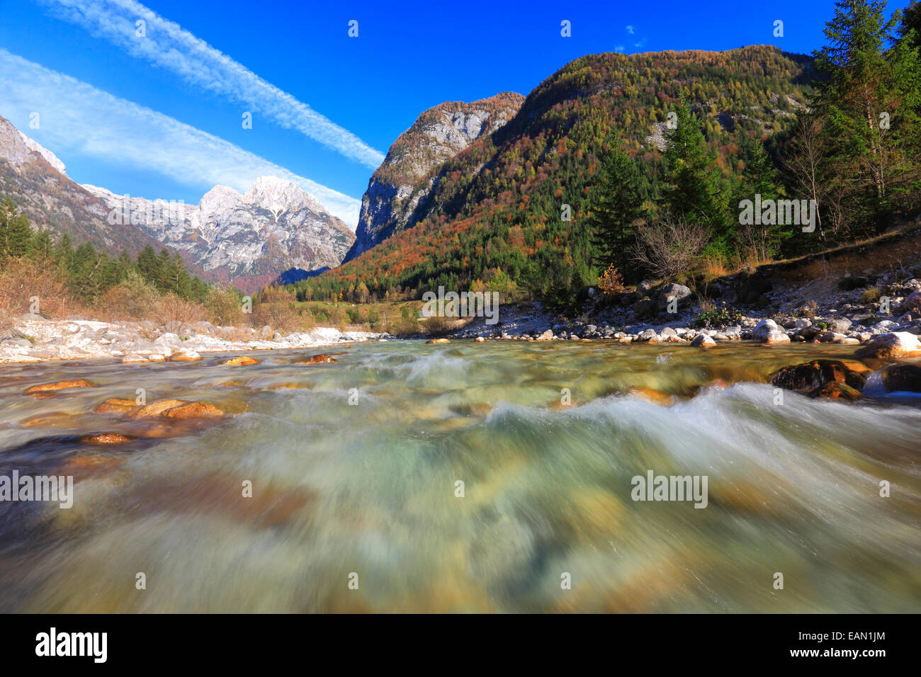 Fluss Soca in Slowenien Stockfoto