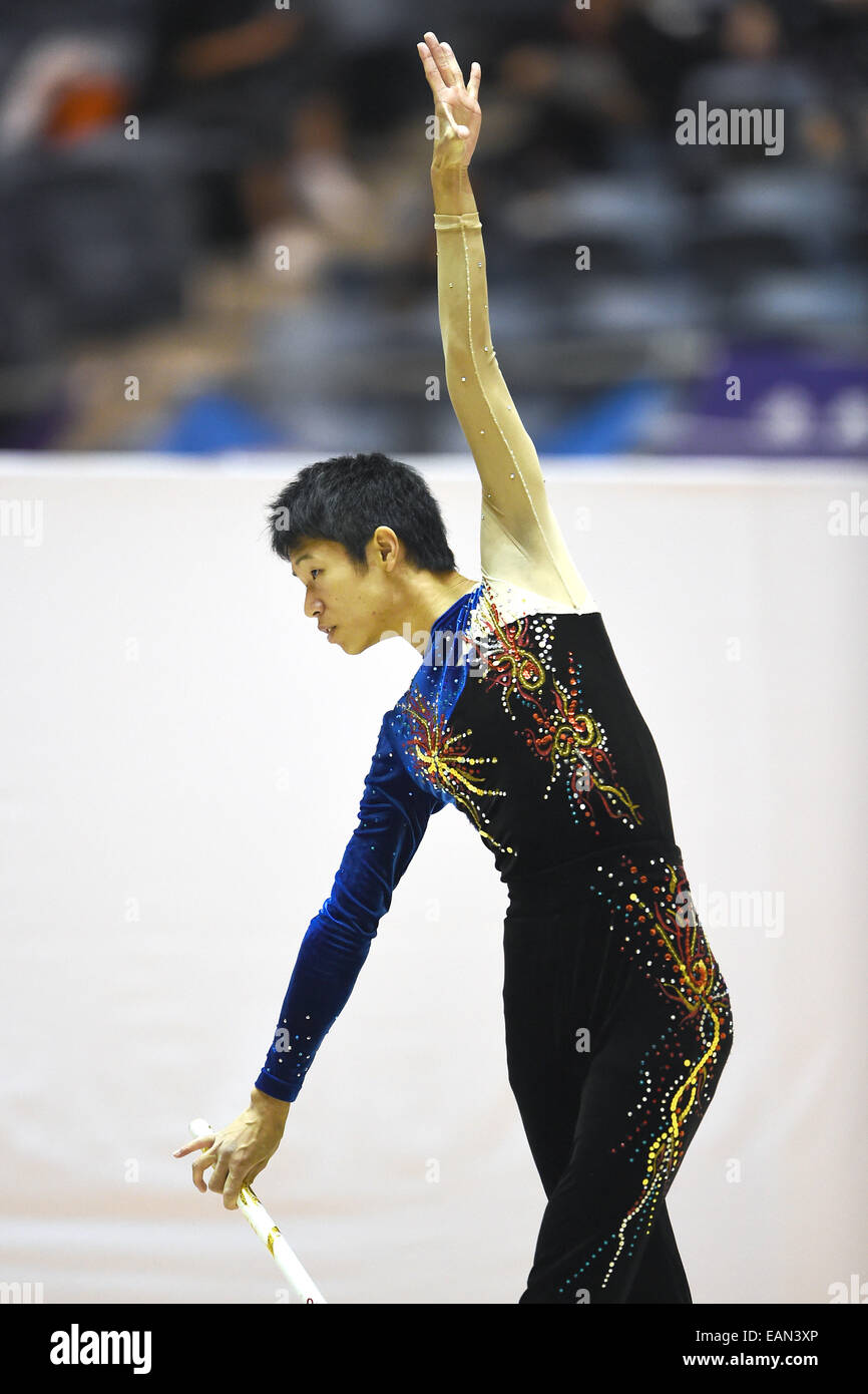 Tokio, Japan. 16. November 2014. Takehiro Saito Rhythmische Sportgymnastik: 67. All Japan rhythmische Gymnastik-Meisterschaften, Einzel der Männer bleiben im Yoyogi 1. Gymnasium in Tokio, Japan. © AFLO SPORT/Alamy Live-Nachrichten Stockfoto