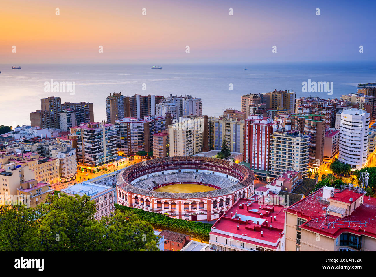 Malaga, Spanien Stadtbild im Morgengrauen. Stockfoto