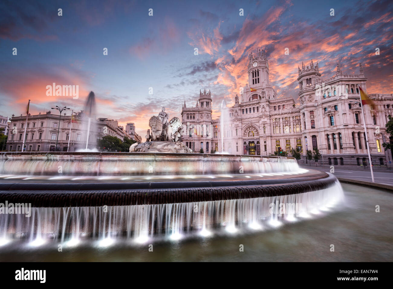 Madrid, Spanien im Kommunikation Palace und Plaza Cibeles. Stockfoto