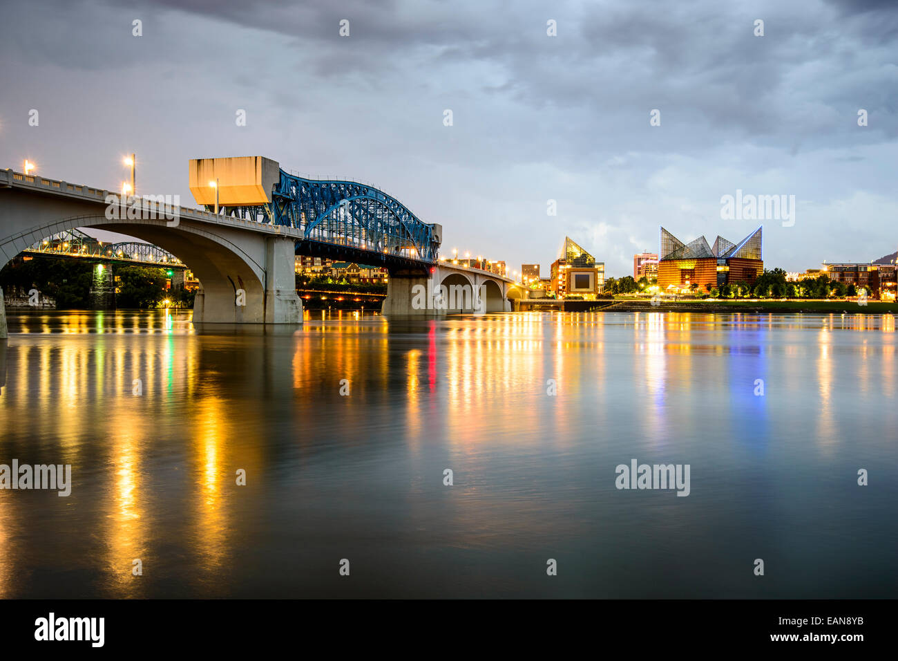 Chattanooga, Tennessee, USA Skyline der Stadt in der Dämmerung. Stockfoto