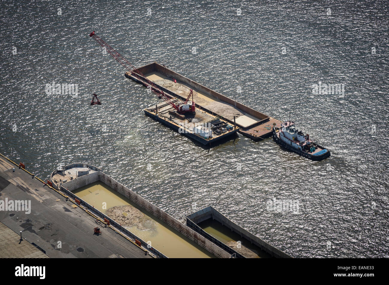 Luftbild Baggerarbeiten Barge Stockfoto