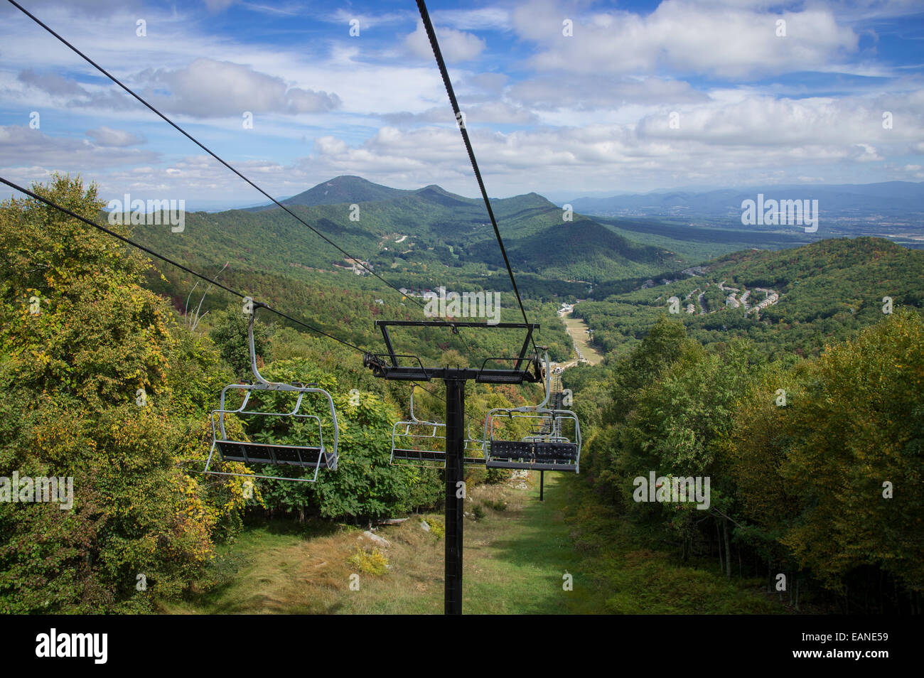 Ski Resort Sesselbahn im Sommer Stockfoto