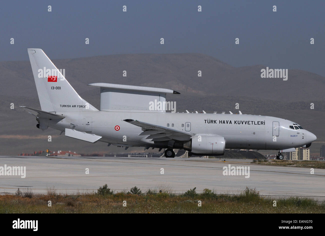 Türkische Luftwaffe Boeing 737 Airborne Early Warning and Control Flugzeug auf der Landebahn am Luftwaffenstützpunkt Konya Türkei. Stockfoto