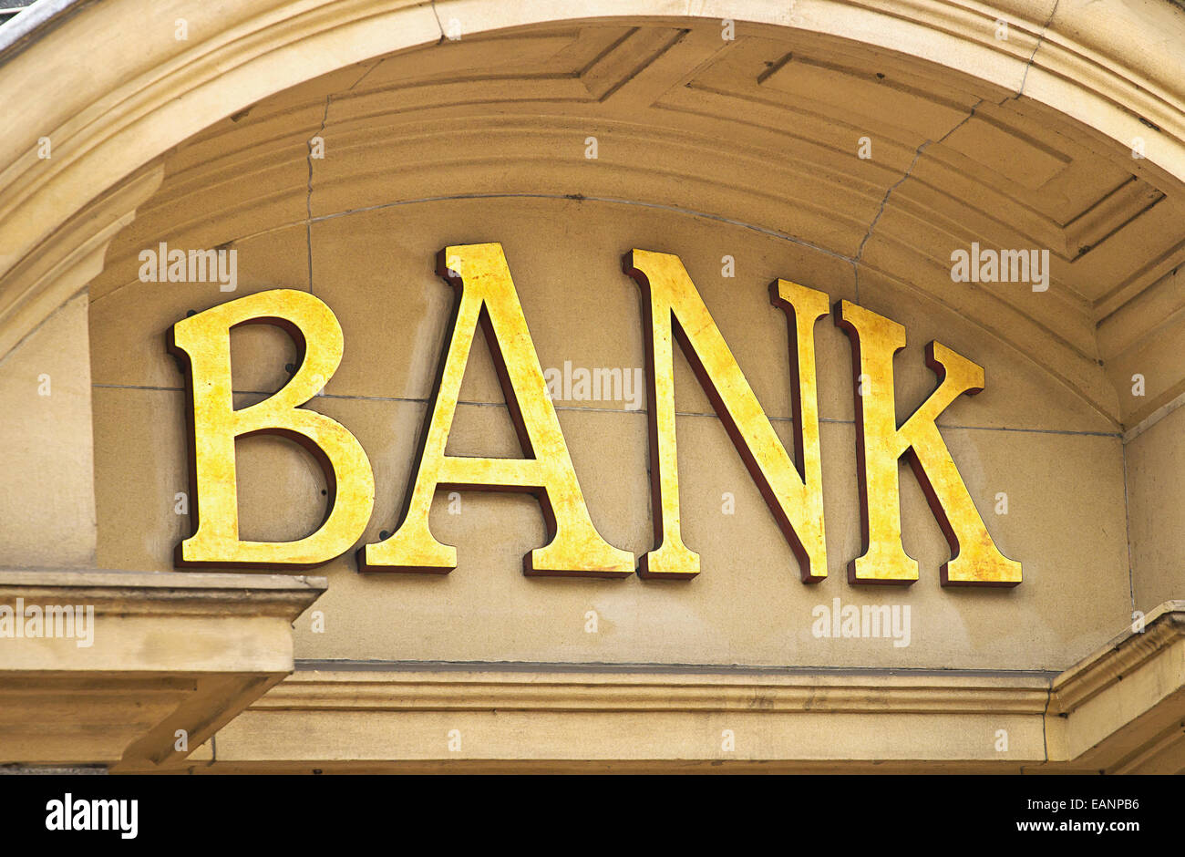 Goldbank Schild am Eingang, ein Bankinstitut in der Mitte des Finanzsektors Stockfoto
