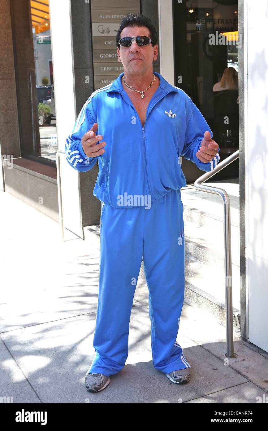 Chuck Zito in Beverly Hills mit einem blauen Adidas Trainingsanzug  gesichtet Featuring: Chuck Zito Where: Los Angeles, California, Vereinigte  Staaten von Amerika bei: 17. Mai 2014 Stockfotografie - Alamy
