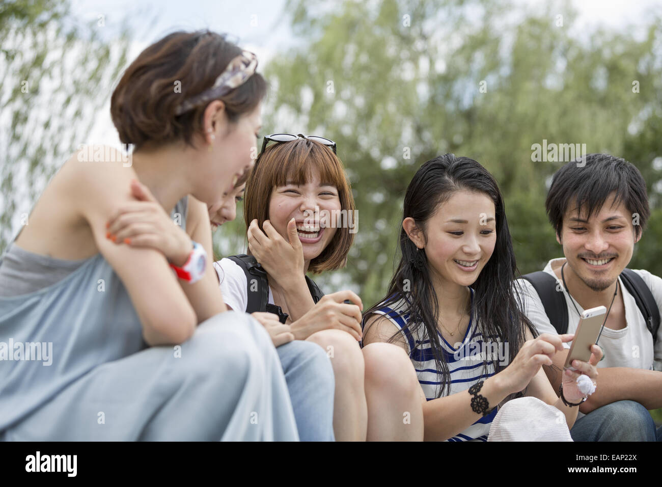 Gruppe von Freunden im Park. Stockfoto