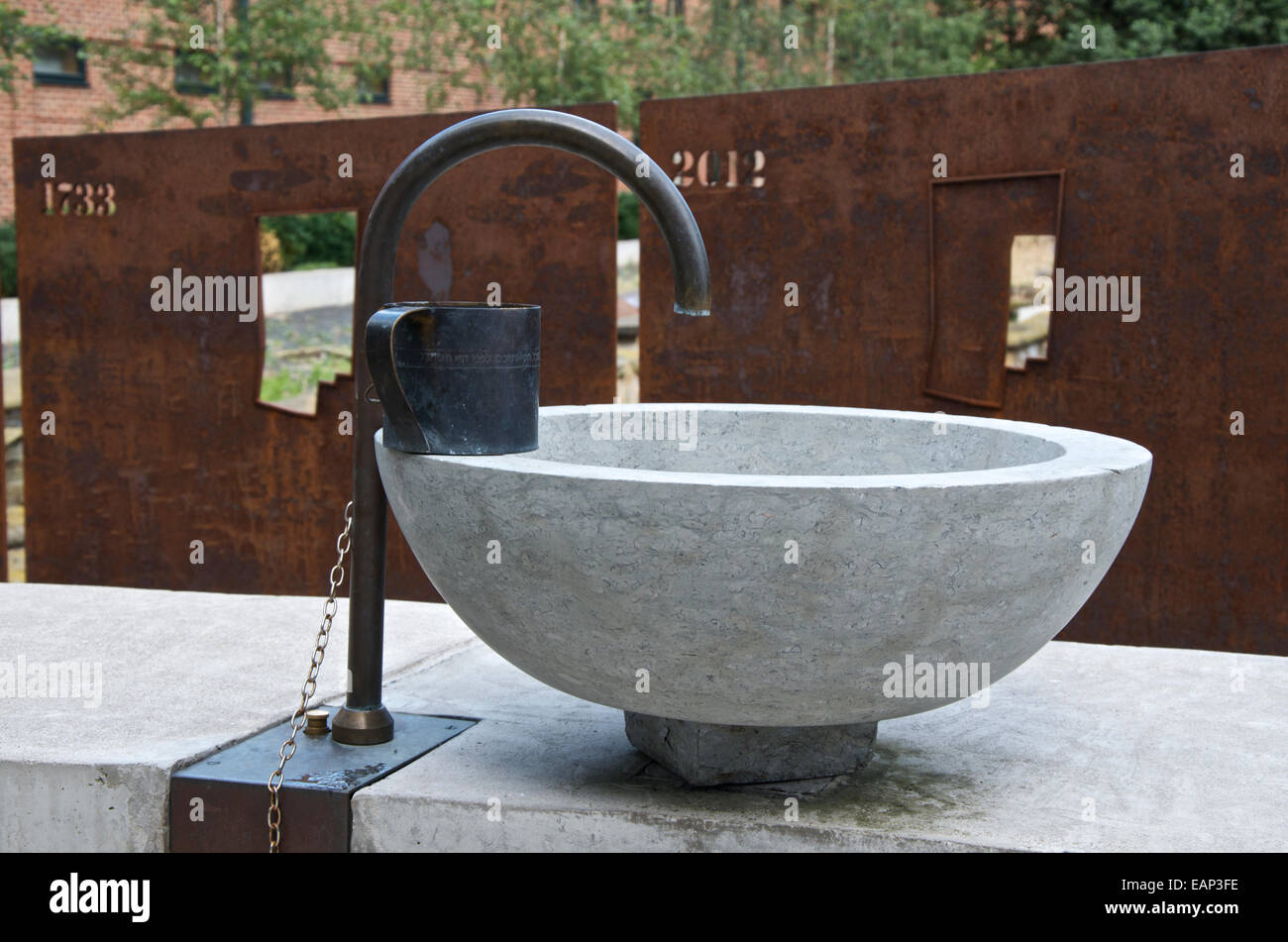 Brunnen auf dem klassischem Friedhof in Mile End. Stockfoto