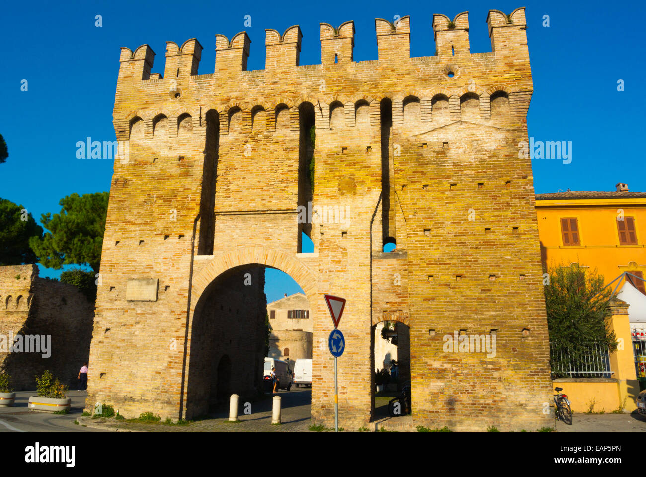 Porta Maggiore, Tor zum Centro Storico, Fano, Marken, Italien Stockfoto