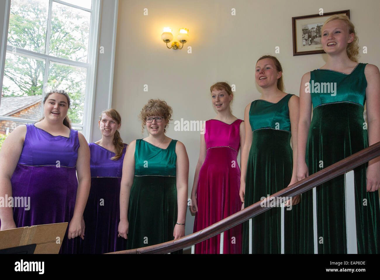 Ein Chor unterhaltsam ein Heaton Cooper Künstler Veranstaltung, gesponsert von Rathbones bei Brathay, 3. Juli 2014. Stockfoto
