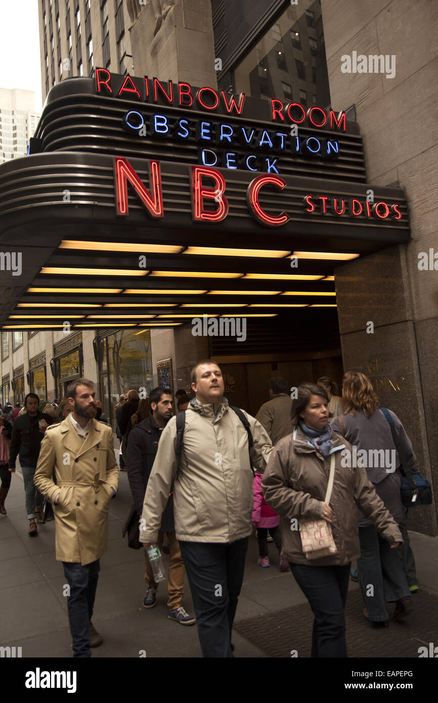 NBC Studios & Top Of The Rock Observation Deck Eingang West 49th St. am Rockefeller Center, NYC. Stockfoto