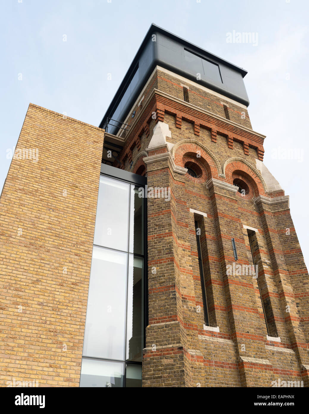 Außenfassade des umgebauten viktorianischen Wasserturm mit Architektur von Mike Collier Stockfoto