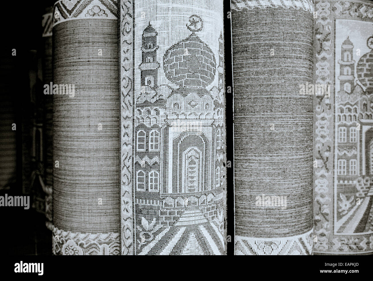 Moschee Design auf Teppichen in Yogyakarta auf Java in Indonesien in Südostasien im Fernen Osten. Reisen Stockfoto