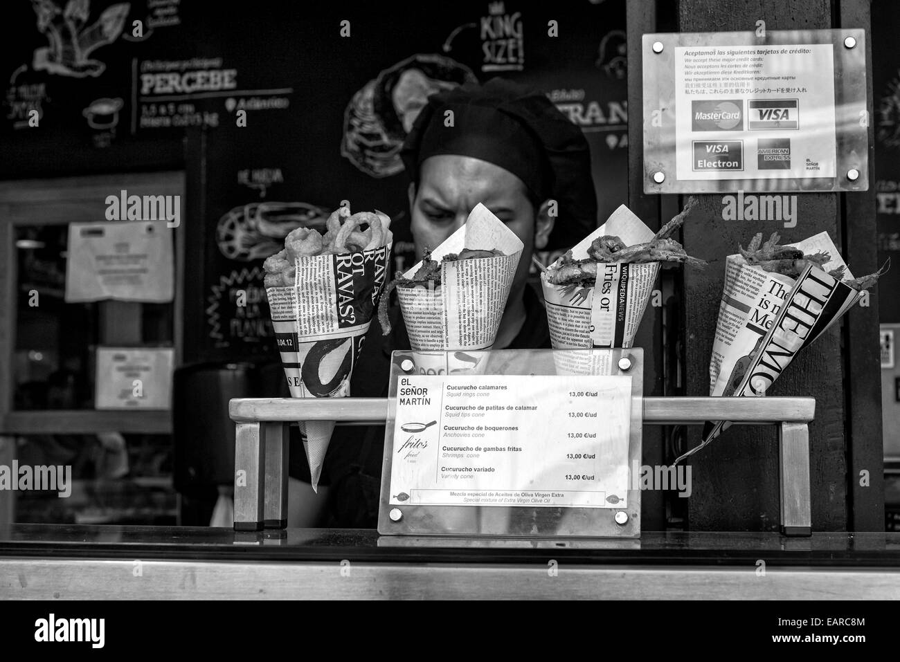 Street Food-Shop im Mercado San Miguel in Madrid Stockfoto