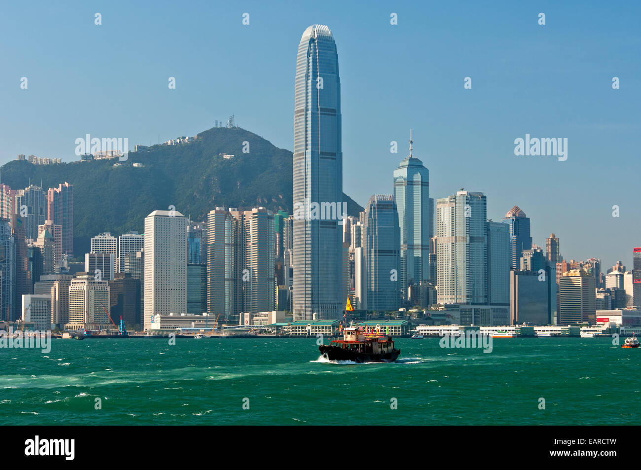 Hong Kong Skyline mit Tower Two International Finance Centre oder 2 IFC Wolkenkratzer und andere Wolkenkratzer im Central District Stockfoto