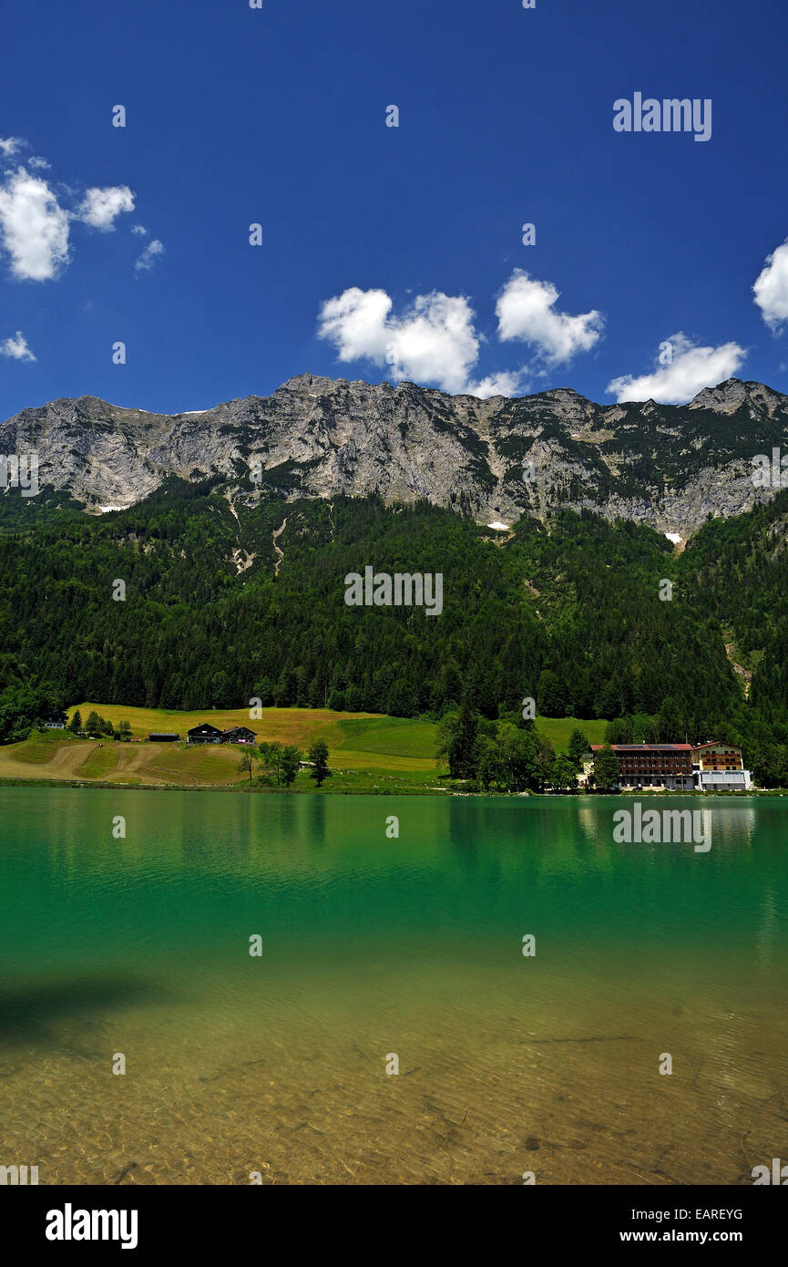 Reyther Alpen, die schimmernden grünen See Hintersee im Bezirk vorne, Ramsau Bei Berchtesgaden, Berchtesgadener Land Stockfoto