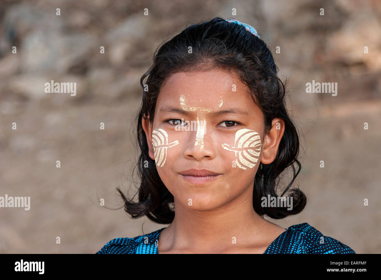 Birma Mädchen mit Thanaka Paste im Gesicht, Porträt, Myanamr Stockfoto