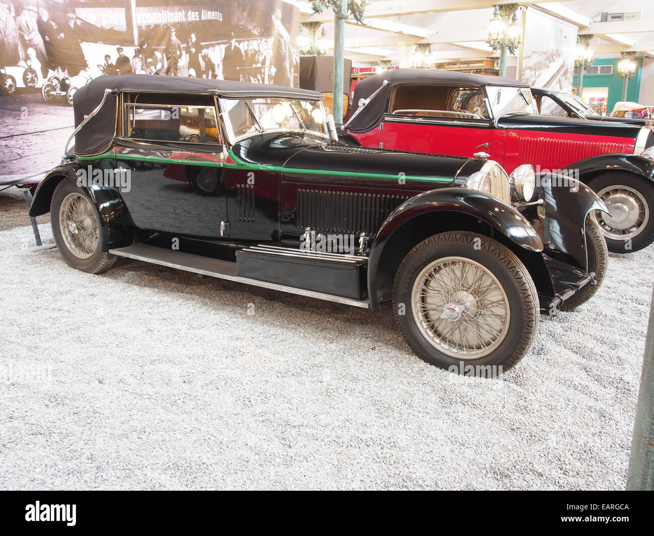 Der Alfa Romeo 8C 2,3 von 1932, ein kultiger 8-Zylinder-Wagen mit 2336 cm3 und 180 PS, der Geschwindigkeiten von bis zu 210 km/h erreicht und somit für den klassischen Automobilbau steht. Stockfoto
