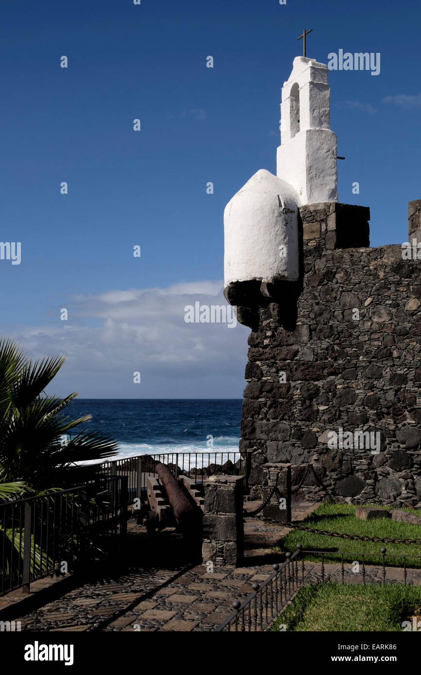 Die Burg von San Miguel an der Küste in Garachico, Teneriffa, Kanarische Inseln, Spanien. Stockfoto