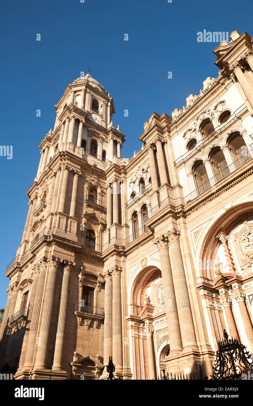 Barocke Architektur außen der Stadt Kathedrale Kirche von Malaga, Spanien - Santa Iglesia Catedral Basílica De La Encarnación Stockfoto