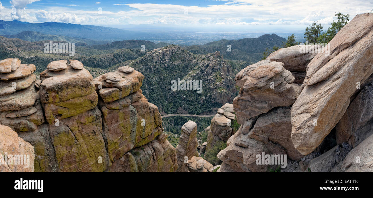 Rhyolith Formationen an windigen Stelle, Santa Catalina Mountains nördlich von Tucson, AZ Stockfoto
