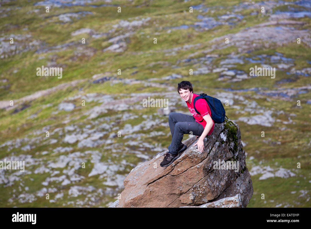 Ein Teenager, Klettern die Munro auf Ben More, Isle of Mull, Schottland, UK. Stockfoto