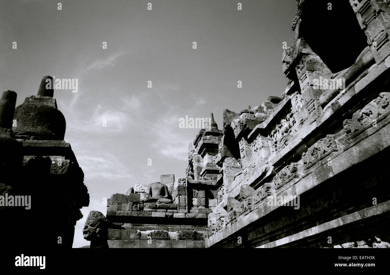 Reise Fotografie - Buddhistische Tempel Borobudur in Java in Indonesien in Südostasien im Fernen Osten. Buddhismus Geschichte Kunst schnitzen Relief Stockfoto