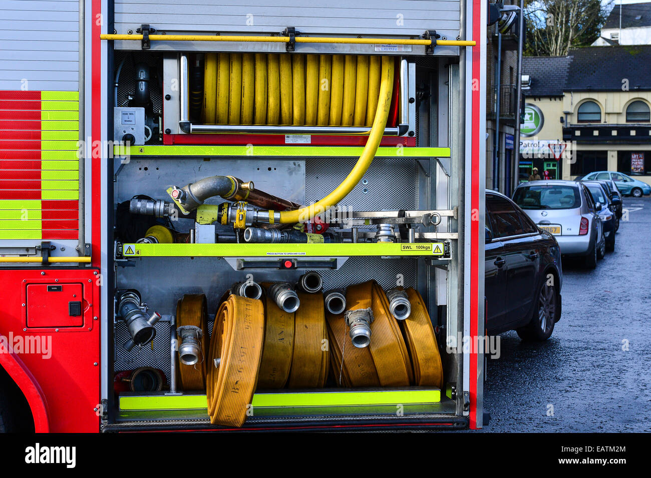 Stock Foto - Feuerwehrauto am Tatort eines Vorfalls am Appartementhaus. Foto: George Sweeney/Alamy Stockfoto