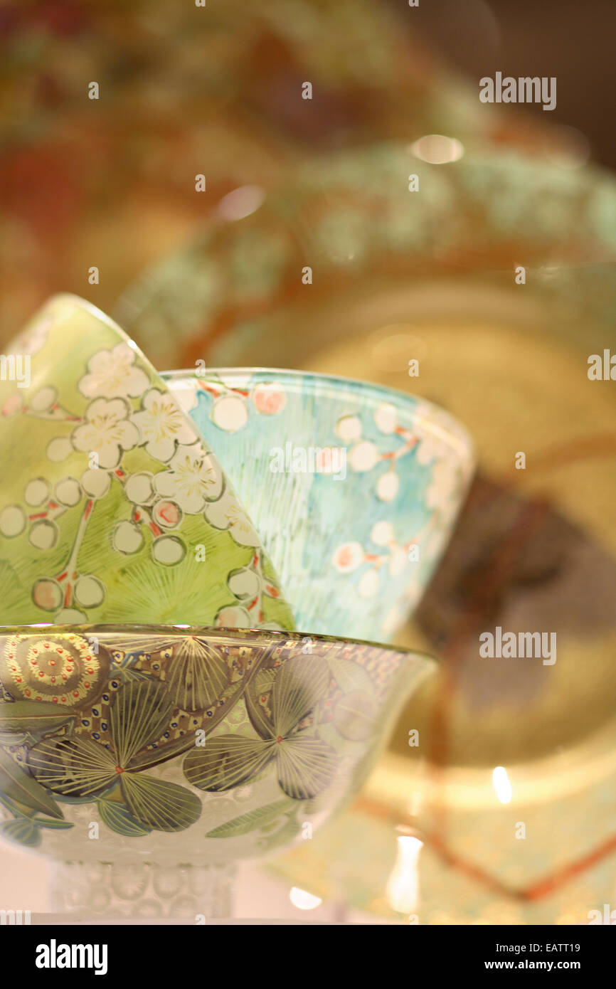 grün blau mundgeblasene Glasschalen Stockfoto