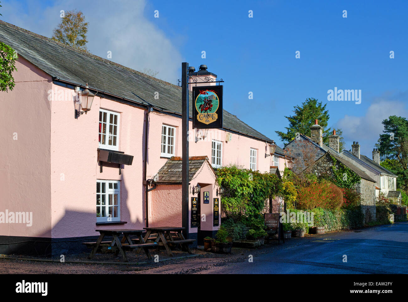 Das Castle Inn in das Dorf Lydford auf Dartmoor in Devon, Großbritannien Stockfoto