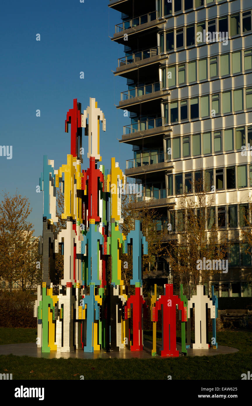 Menschlichen Strukturen Vancouver Metall-Skulptur von Jonathan Borofsky im False Creek Village, Vancouver, BC, Kanada Stockfoto