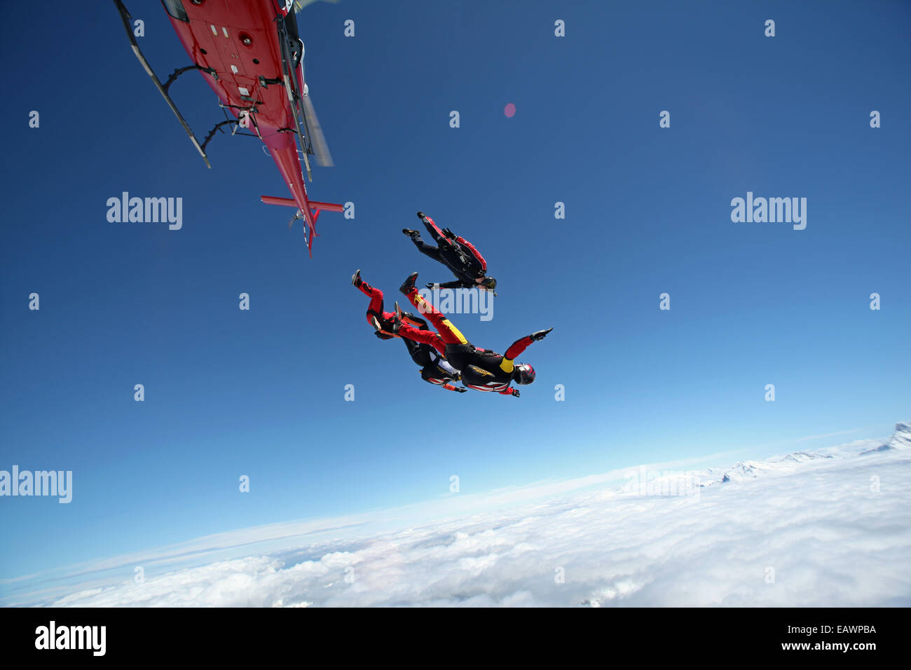 Freefly Fallschirmspringen Team sprang aus ein Flugzeug und Bildung skydive Sprung zu machen. Stockfoto