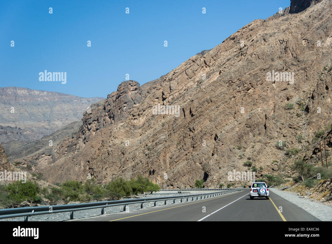 Autobahn durch Berge Region. Oman. Stockfoto