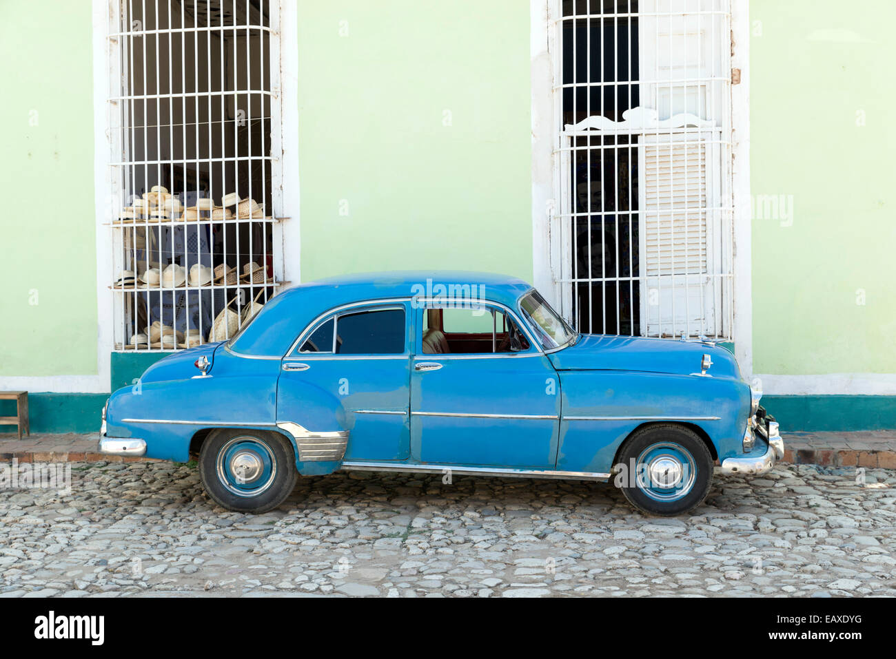 TRINIDAD, Kuba - 8. Mai 2014: Alte amerikanische Oldtimer. Oldtimer sind in Kuba noch gebräuchlich und alte Hasen geworden ein i Stockfoto