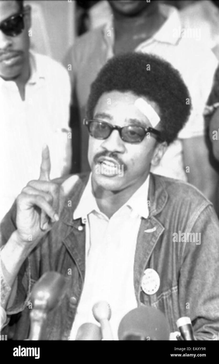 Ein Bild von H. Rap Brown, einer prominenten Persönlichkeit im Student Nonviolence Coordinating Committee (SNCC), der zur Bürgerrechtsbewegung beiträgt. Stockfoto