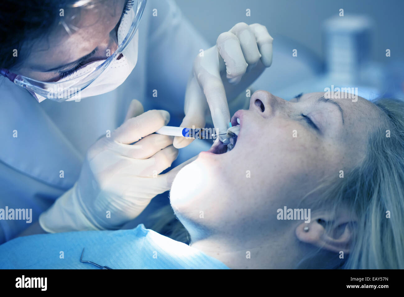 Zahnarzt In Der Nähe Von Mir Zahnarztpatient -Fotos und -Bildmaterial in hoher Auflösung – Alamy