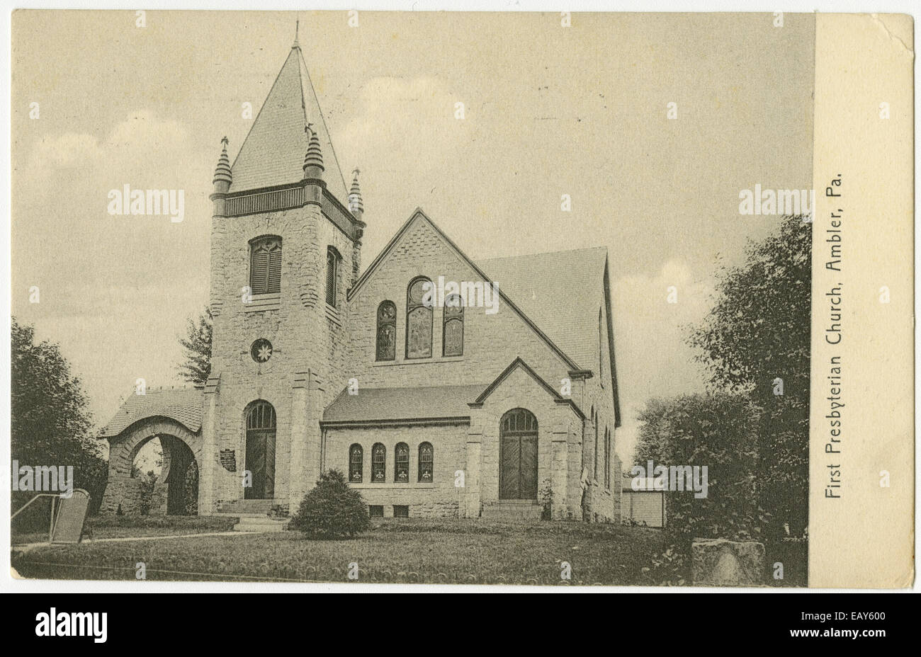 Ersten presbyterianischen Kirche in Ambler, Pennsylvania nach einer Pre-1923-Postkarte von RG-428, Postkarten-Kollektion Stockfoto