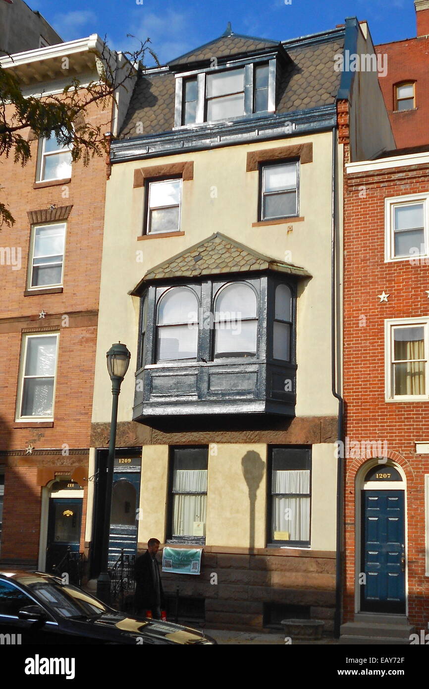 1209 Locust Street in Philadelphia, PA, ist ein Ort, der für seine urbane Architektur bekannt ist. Die im Herzen von Philadelphia gelegene Adresse ist repräsentativ für die vielfältige Architektur und die pulsierende Stadtlandschaft der Stadt. Stockfoto