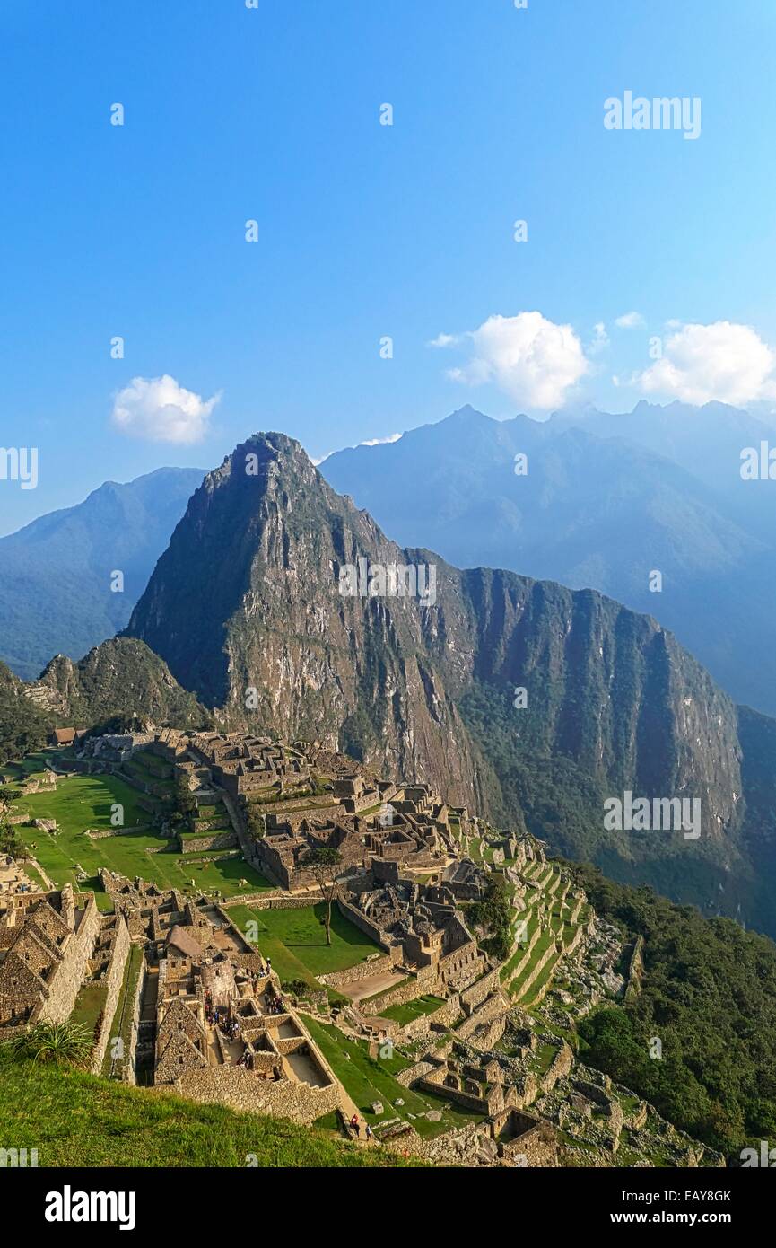 Ruinen von Machu Picchu in Peru sind UNESCO-Weltkulturerbe und eines der weltweit berühmtesten Kultstätten Stockfoto