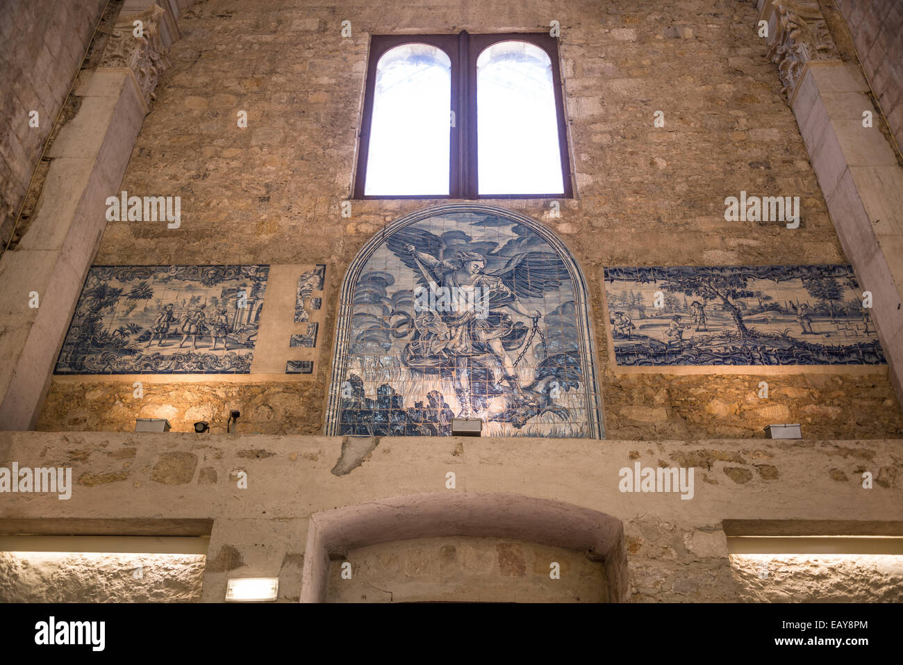 Historischen figurative blaue Kacheln Azulejos, Carmo Kloster und Kirche, Lissabon, Portugal Stockfoto