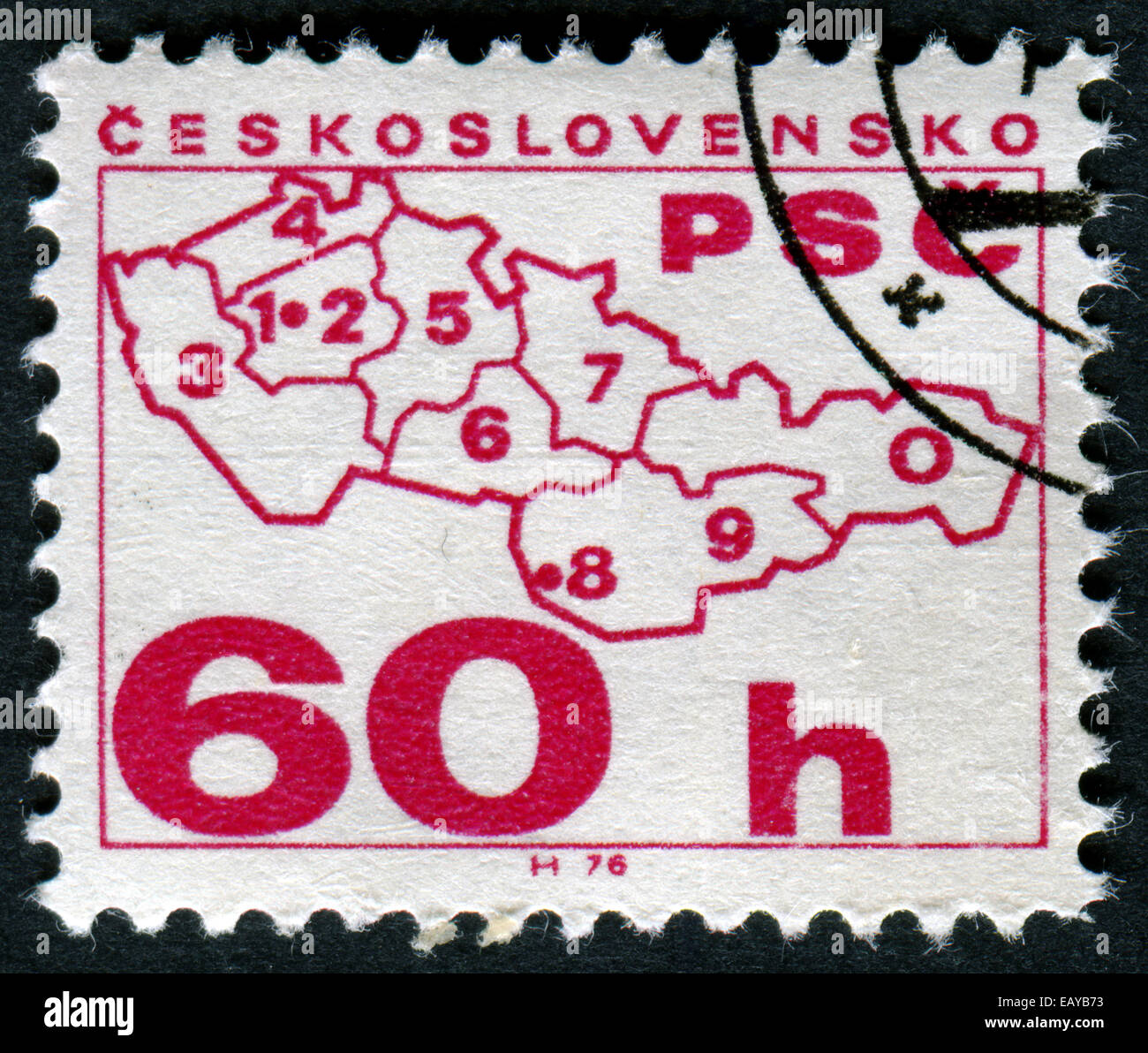 Tschechoslowakei - ca. 1976: Eine Briefmarke gedruckt in Tschechoslowakei zeigt Karte der Tschechoslowakei, ca. 1976 Stockfoto