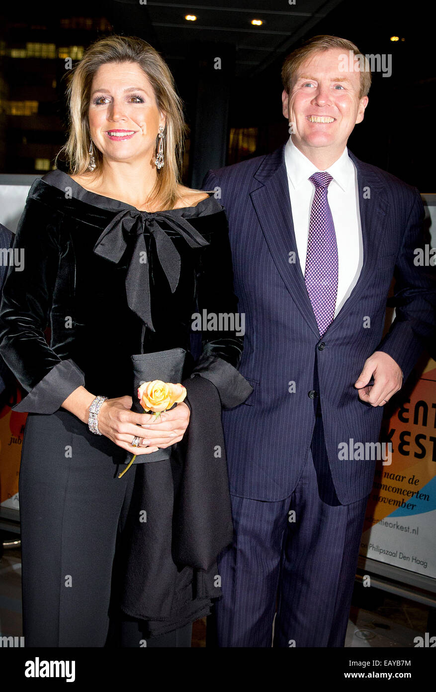 Den Haag, Niederlande. 21. November 2014. Den Haag, Niederlande. 21. November 2014. König Willem-Alexander und Maxima der Königin der Niederlande besucht das Jubiläumskonzert des Residentie Ochestra in Dr. Anton Philipszaal in den Haag, Niederlande, 21. November 2014. Das Residentie Orchestra feiert seinen 110. Jubiläum. Foto: Patrick van Katwijk - NO-Draht-SERVICE-/ Dpa/Alamy Live News Bildnachweis: Dpa picture-Alliance/Alamy Live News Stockfoto
