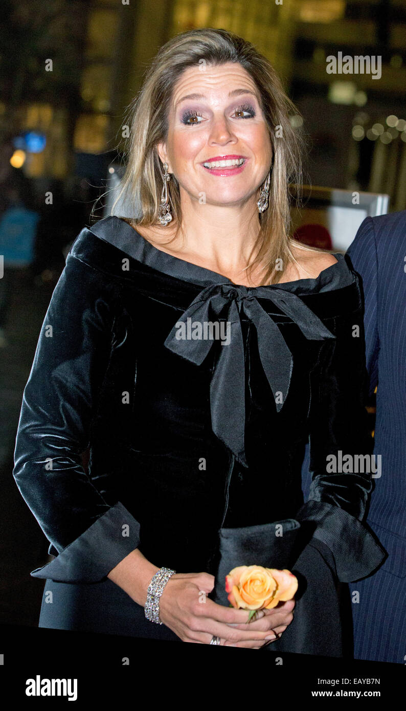 Den Haag, Niederlande. 21. November 2014. Den Haag, Niederlande. 21. November 2014. Königin Maxima der Niederlande besucht das Jubiläumskonzert des Residentie Ochestra in Dr. Anton Philipszaal in den Haag, Niederlande, 21. November 2014. Das Residentie Orchestra feiert seinen 110. Jubiläum. Foto: Patrick van Katwijk - NO-Draht-SERVICE-/ Dpa/Alamy Live News Bildnachweis: Dpa picture-Alliance/Alamy Live News Stockfoto