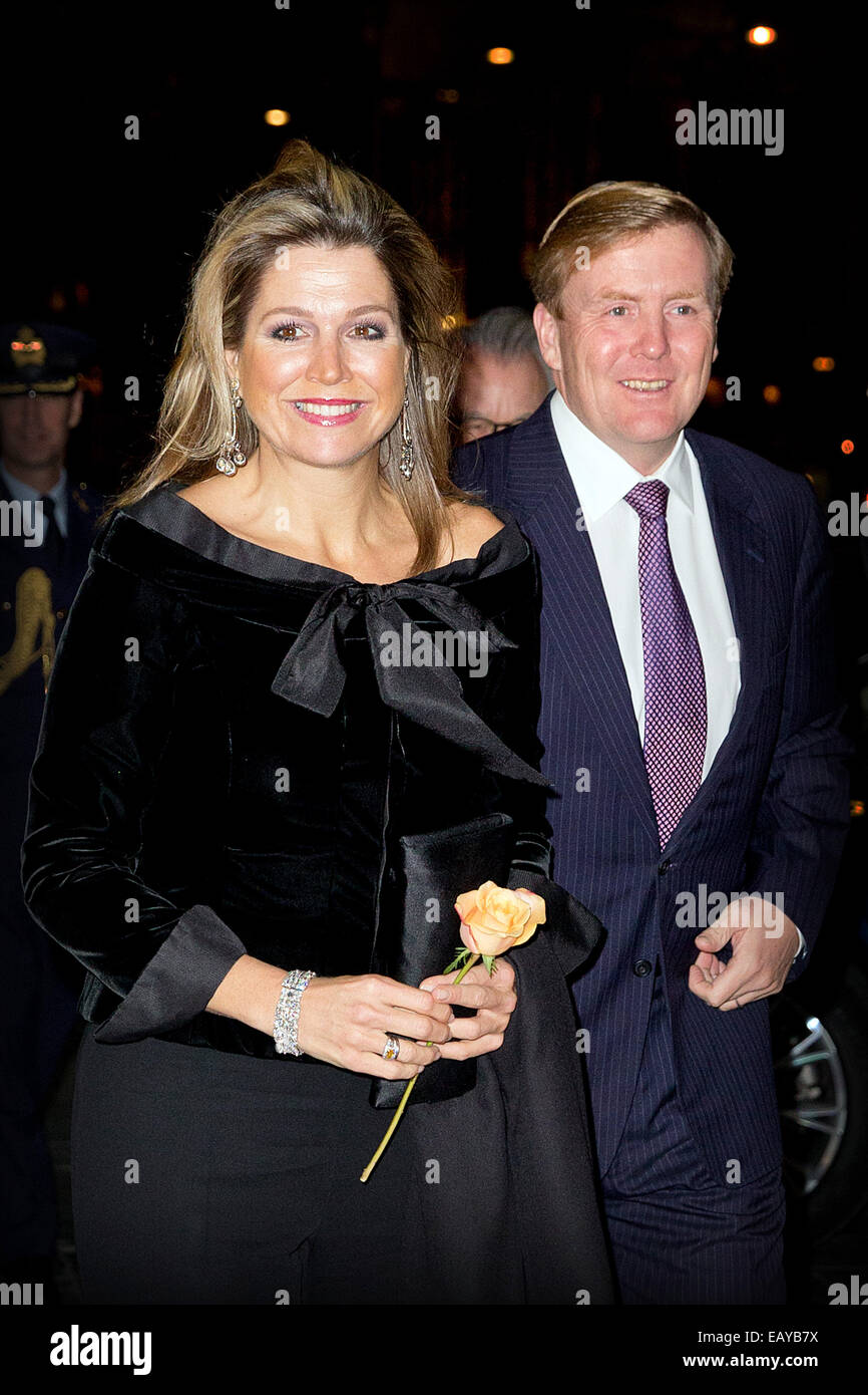 Den Haag, Niederlande. 21. November 2014. Den Haag, Niederlande. 21. November 2014. König Willem-Alexander und Maxima der Königin der Niederlande besucht das Jubiläumskonzert des Residentie Ochestra in Dr. Anton Philipszaal in den Haag, Niederlande, 21. November 2014. Das Residentie Orchestra feiert seinen 110. Jubiläum. Foto: Patrick van Katwijk - NO-Draht-SERVICE-/ Dpa/Alamy Live News Bildnachweis: Dpa picture-Alliance/Alamy Live News Stockfoto