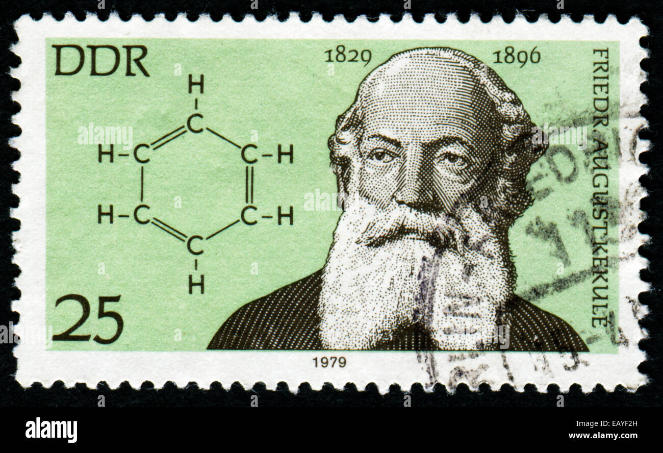 Deutschland - ca. 1979: Eine Briefmarke gedruckt in Deutschland zeigt Friedrich August Kekule von Stradonitz, deutscher Chemiker, ca. 19 Stockfoto