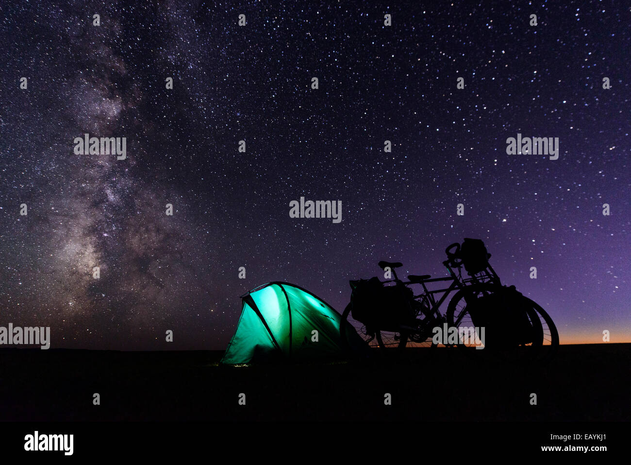 Camping unter Sternen, Wüste Gobi, Mongolei Stockfoto