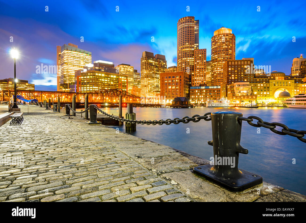 Skyline von Boston, Massachusetts, USA am Fan Pier. Stockfoto